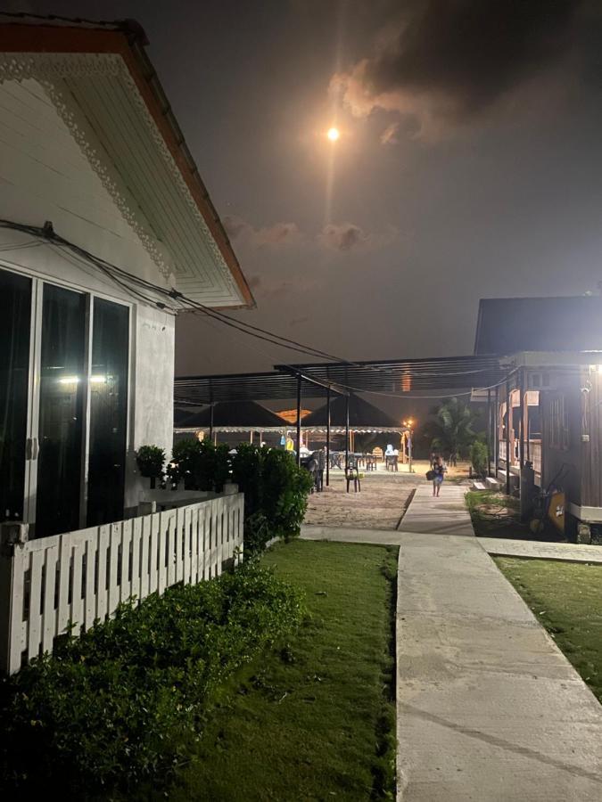 Empire Hotels & Resorts Kampong Pasir Hantu Buitenkant foto